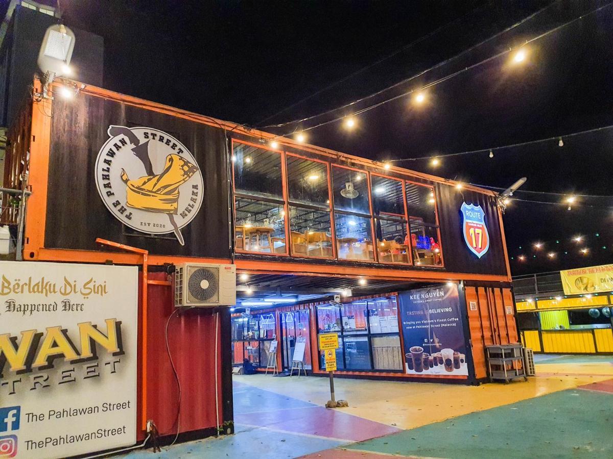 "Cloth Art Homestay" 4 Min Walk To Car Free Zone By Shine Stay Malacca Bagian luar foto