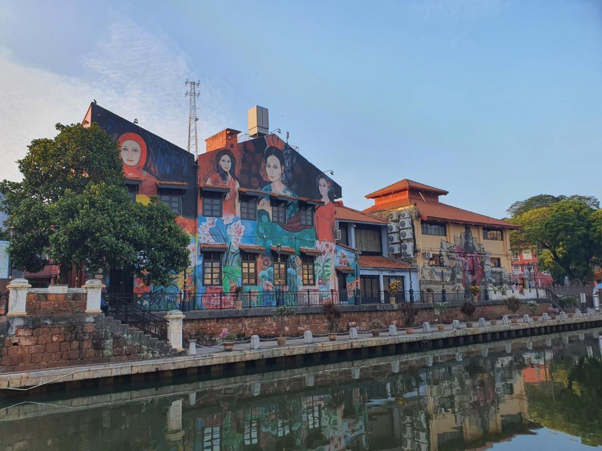 "Cloth Art Homestay" 4 Min Walk To Car Free Zone By Shine Stay Malacca Bagian luar foto